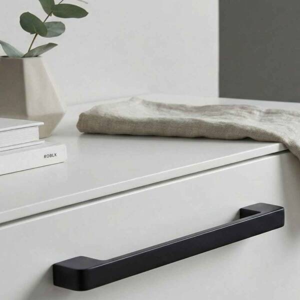 Bayraktar Göl Radüs Ayarlanabilir 96-128mm Siyah Kulp (B-39-96/128-02) - 1