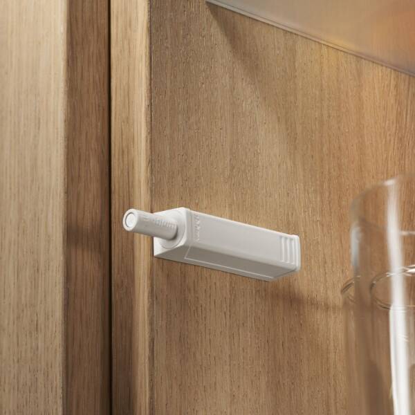 Blum Beyaz Kısa Bas-Aç Tip-On (956.1004B) - 1