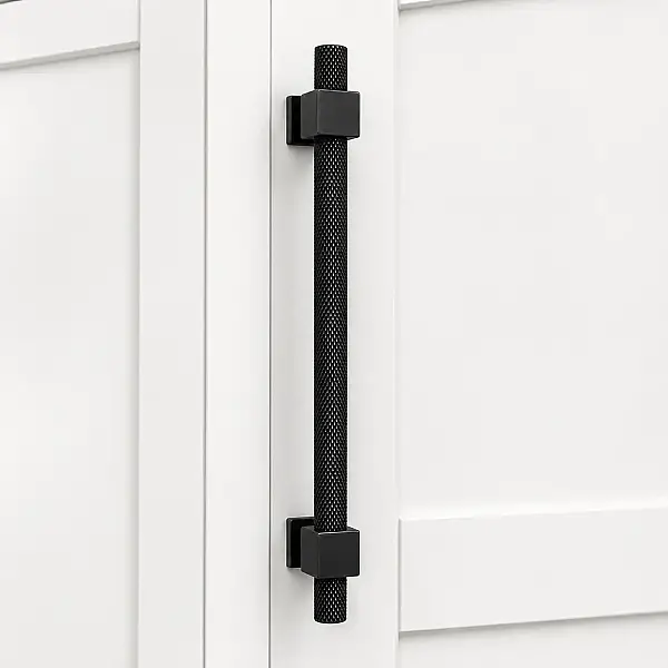 Özen 130 Modeli Çekme Dolap Kulbu Siyah 128mm (Ö130-128-02) - 1