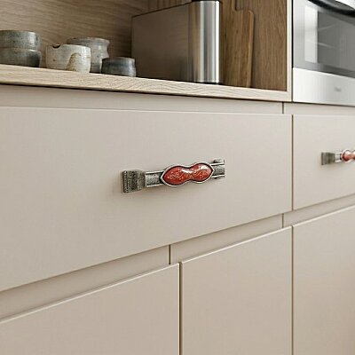 Tomurcuk Porselen Mobilya Kulbu Antik Gümüş Kırmızı 128mm (198-50-128-20) - Tomurcuk Porselen