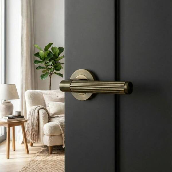 Sese Nazar Modeli Yuvarlak Rozetli Wc Kapı Kolu Antik Renk (200-233R-02-94) - 1