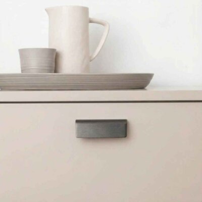 System Mobilya Kulbu Fırçalı Füme Renk 96mm Kulp (SY1743 0096 ELX1) - System