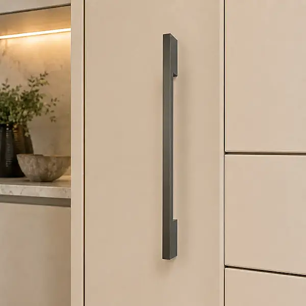 System Mobilya Kulbu Füme Renk 384mm Kulp (SY7327 0384 BBN) - 1