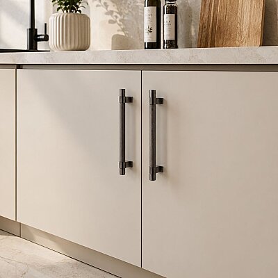 System Mobilya Kulbu Füme Renk 96mm Kulp (SY8774 0096 BBN-BBN) - System