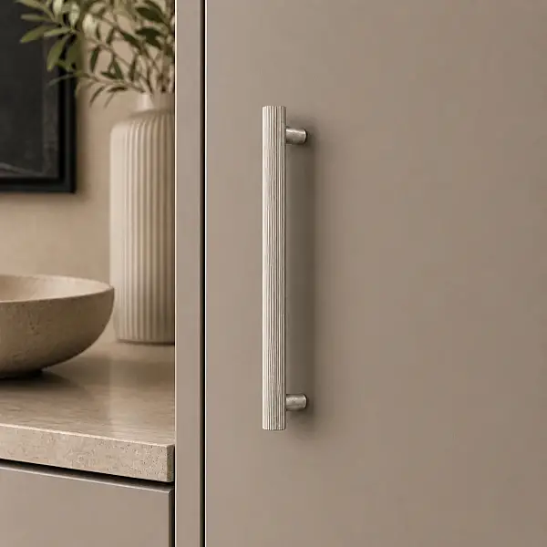 System Mobilya Kulbu Fırçalı Saten Renk 320mm Kulp (SY9733 0320 ELX2-ELX2) - 1