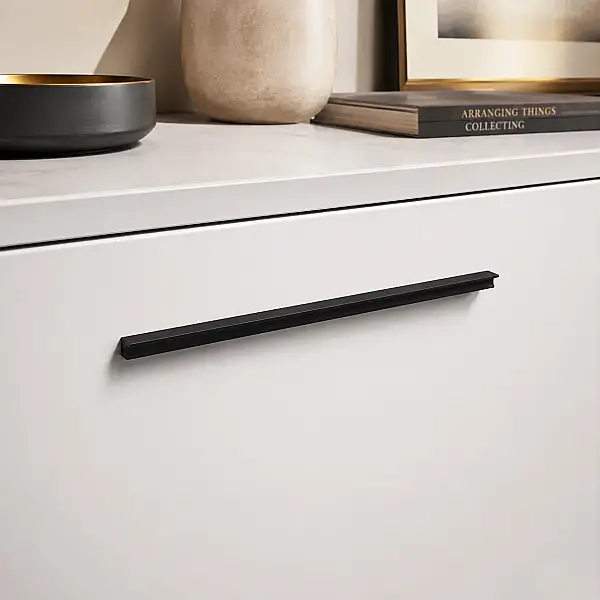 System Mobilya Kulbu Siyah Renk 832mm Kulp (SY1700 0832 AL6) - 1