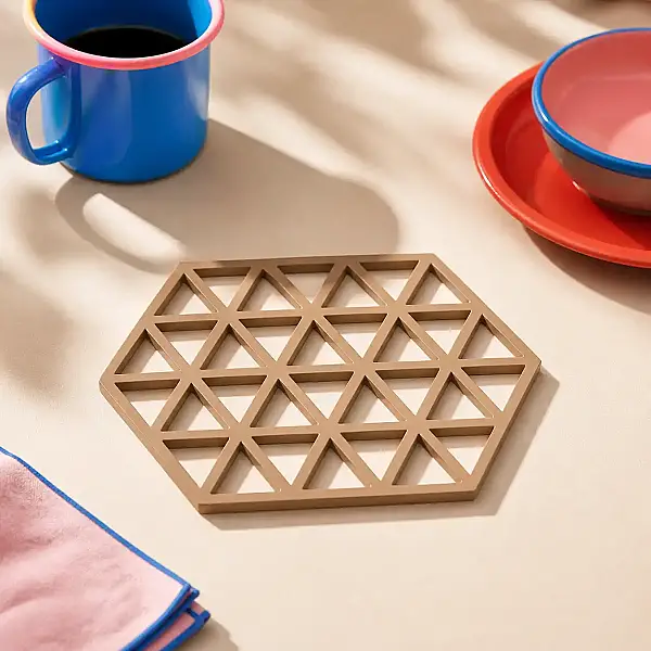 Zone Denmark Üçgen Dekorlu Tencere Altlığı Kahverengi 16*14 cm (ZD 31608) - 1