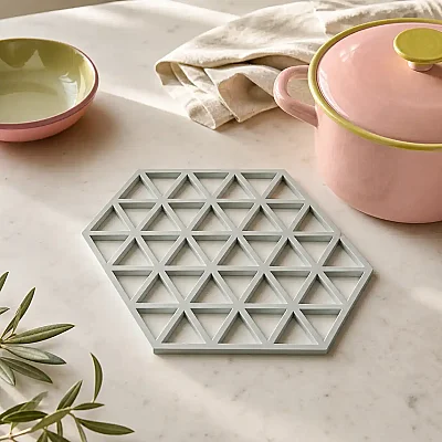 Zone Denmark Üçgen Dekorlu Tencere Altlığı Soft Gri 16*14 cm (ZD 330228) - 1